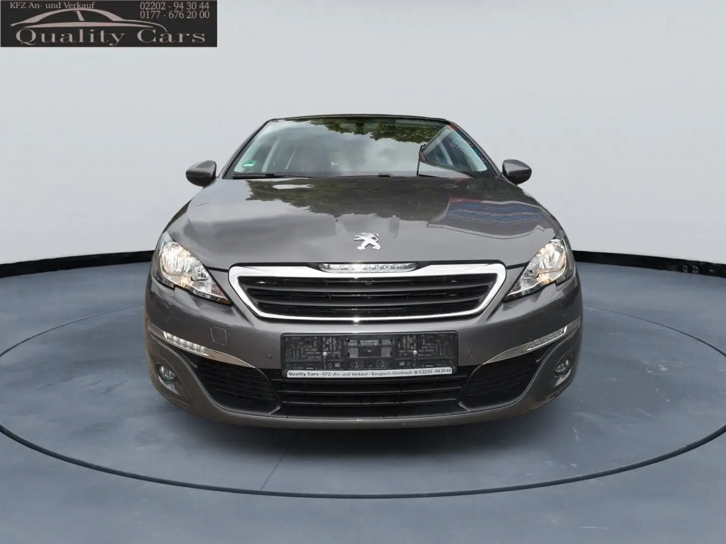 Peugeot 308 1,2 130PS Limousine 80.000km, Navi Gris - 2