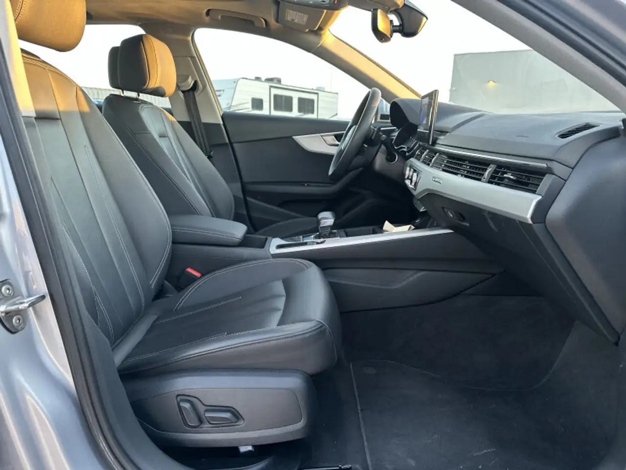 Audi A4 снимка Audi A4