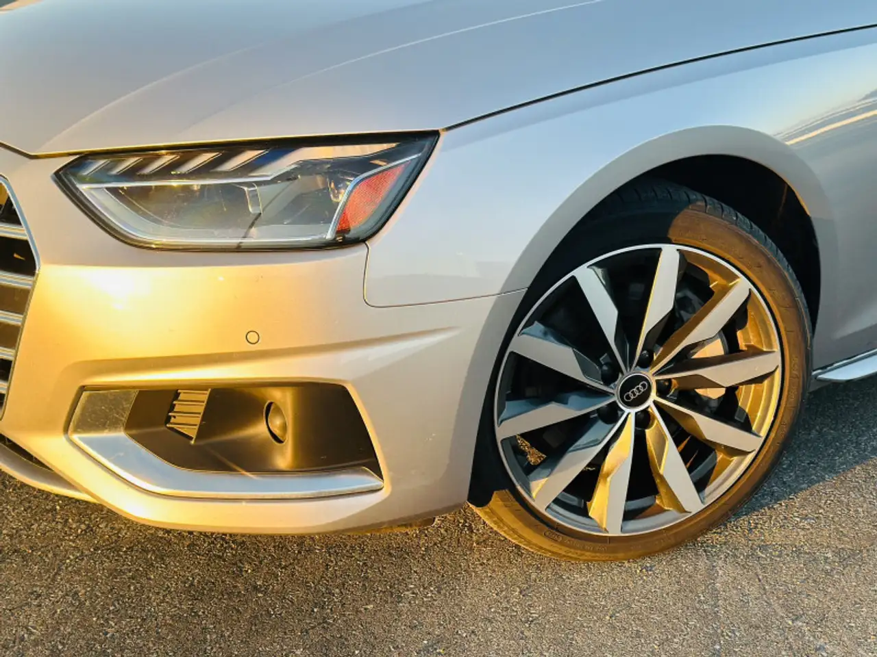 Audi A4 снимка Audi A4