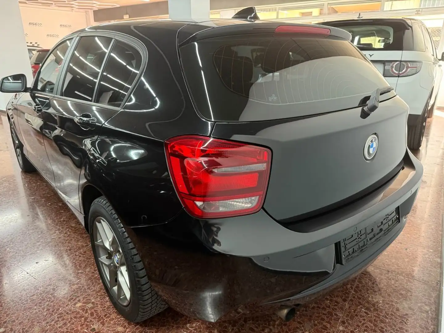 BMW 116 116i Negro - 2