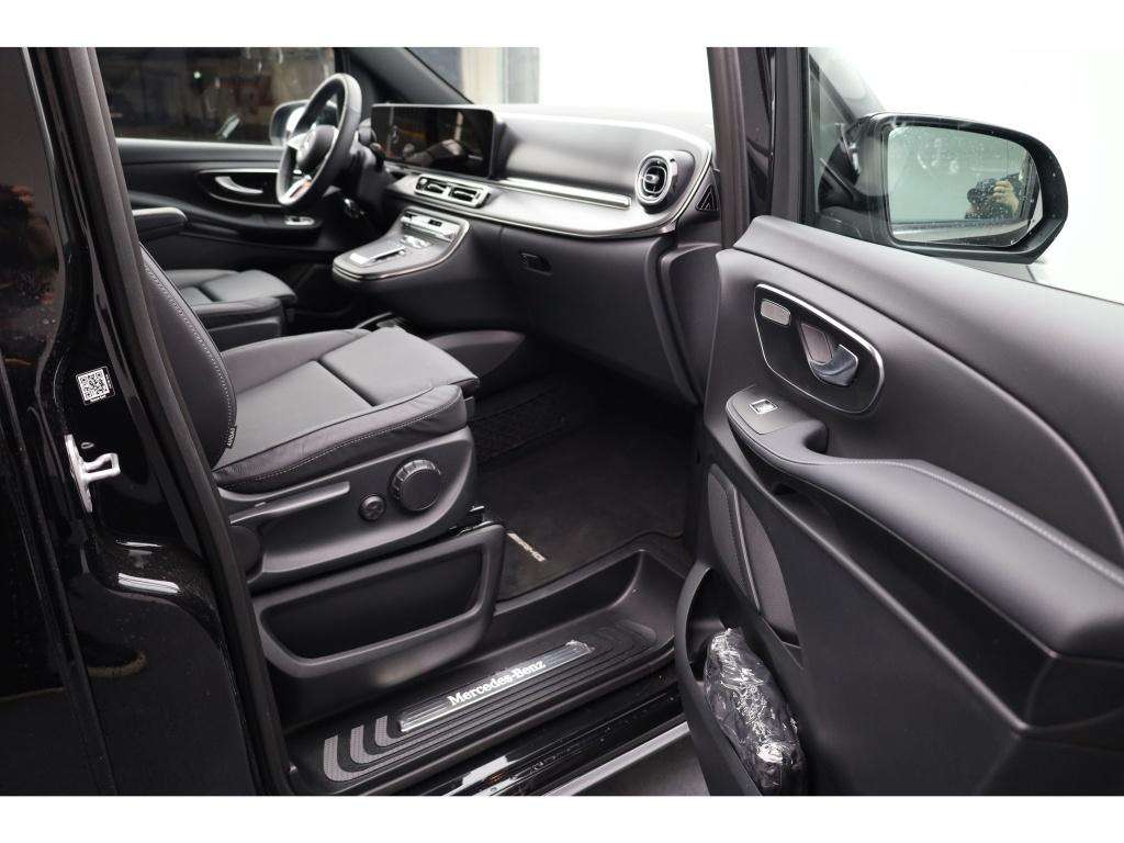 Mercedes-Benz V 220