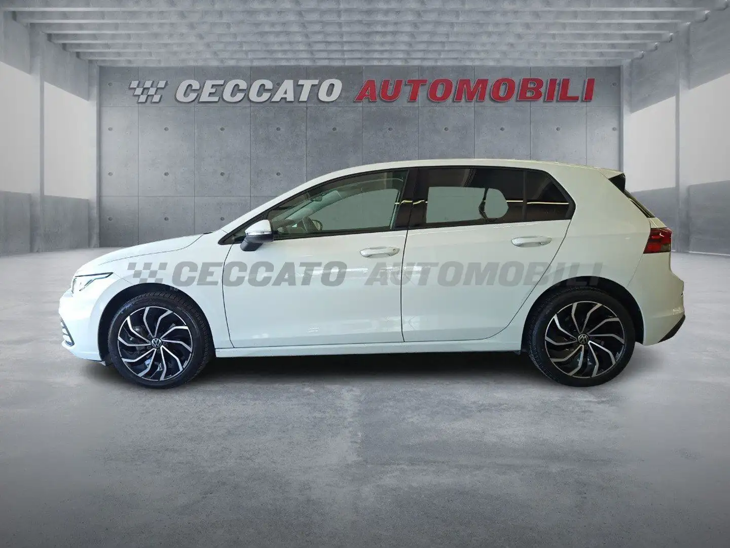 Volkswagen Golf VIII 2020 1.0 tsi evo Life 110cv Wit - 2