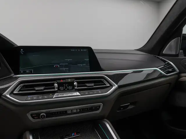 BMW X5 M view 21