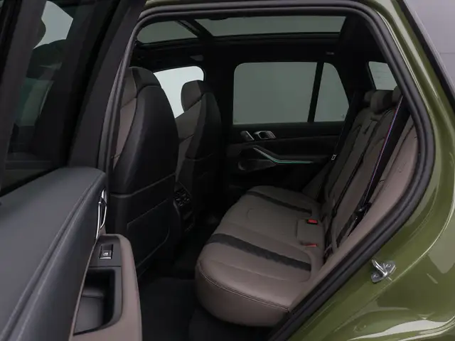 BMW X5 M view 25