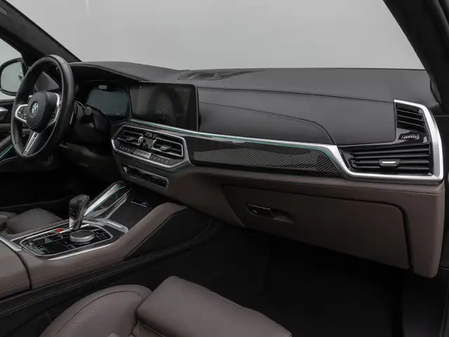 BMW X5 M view 23