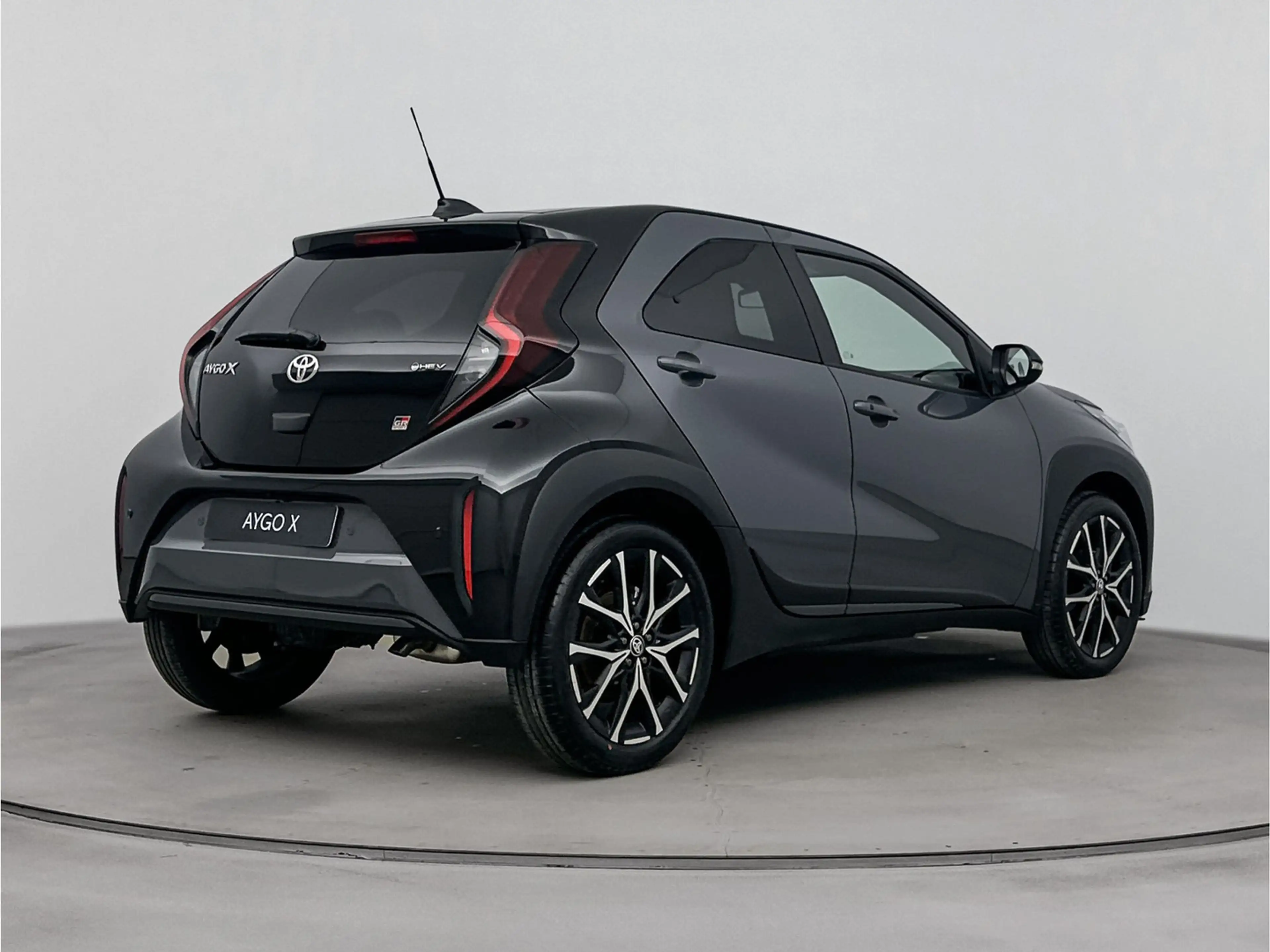 Toyota Aygo X Hybrid 115 GR Sport | NIEUWE AUTO | PRIJS INCLUSIE — photo 2