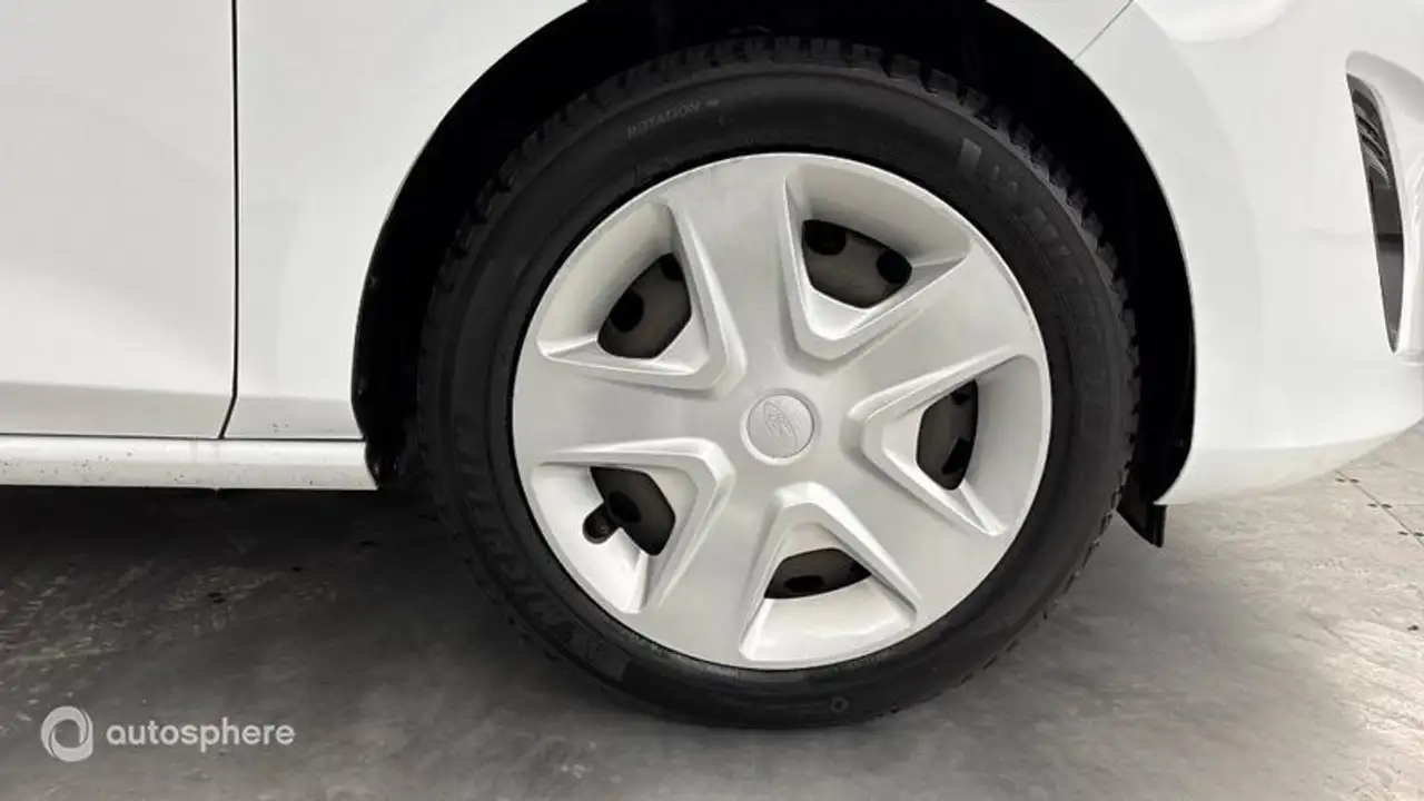 Ford Fiesta 5 portes — photo 20