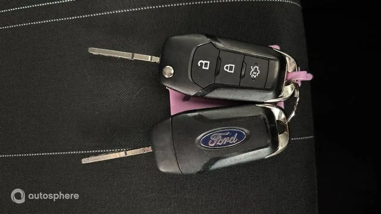 Ford Fiesta 5 portes — photo 16