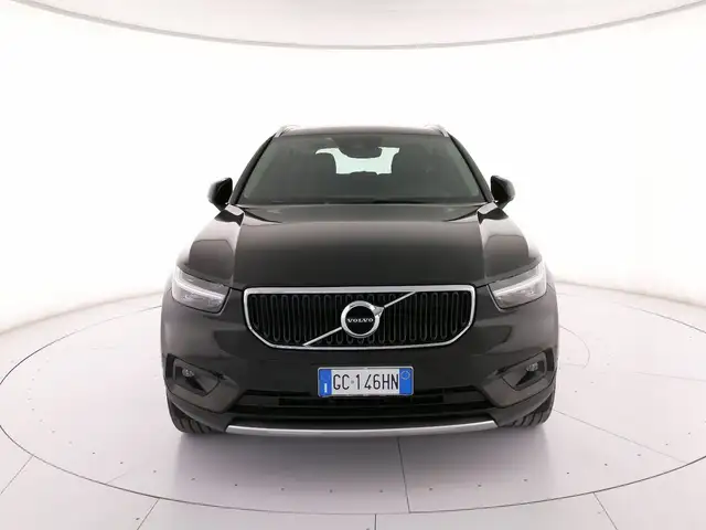 Volvo XC40 view 5