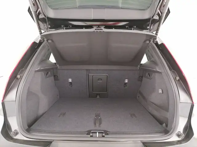 Volvo XC40 view 10