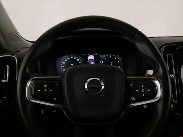 Volvo XC40 view 24