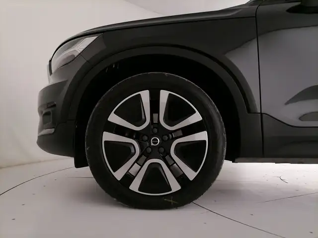 Volvo XC40 view 28
