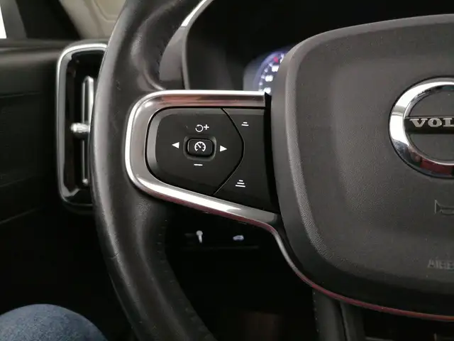 Volvo XC40 view 25