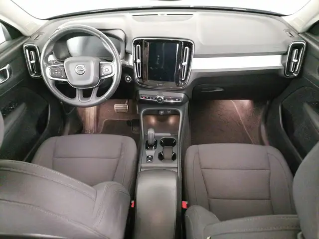 Volvo XC40 view 9
