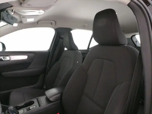 Volvo XC40 view 13