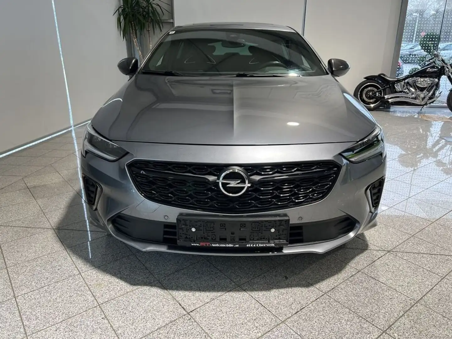 Opel Insignia GSi 4x4 Grau - 2