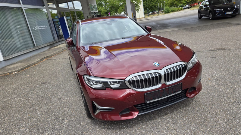 BMW 320 d Touring  xDrive Luxury Line NP: € 67.590,00 — photo 3