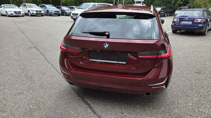 BMW 320 d Touring  xDrive Luxury Line NP: € 67.590,00 — photo 7