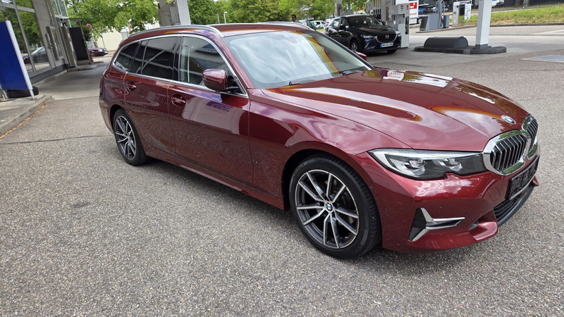 BMW 320 d Touring  xDrive Luxury Line NP: € 67.590,00 — photo 4
