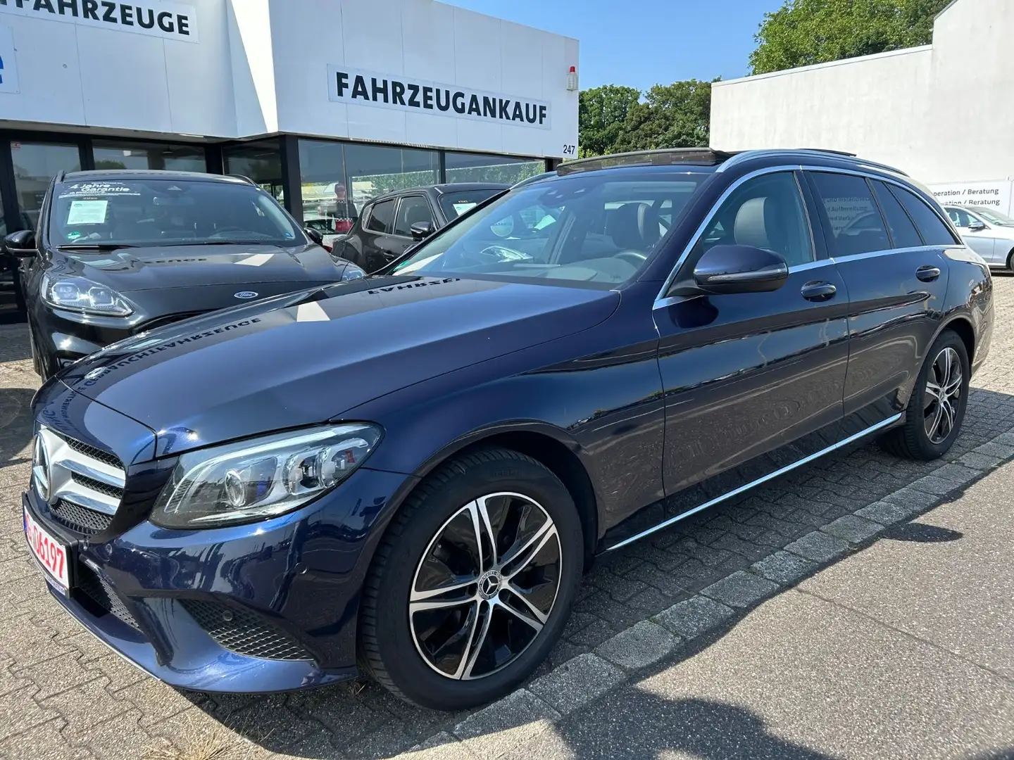 Mercedes-Benz C 220 T d 4Matic AHK DISTR. HUD SCHIEBED. LED Blau - 2