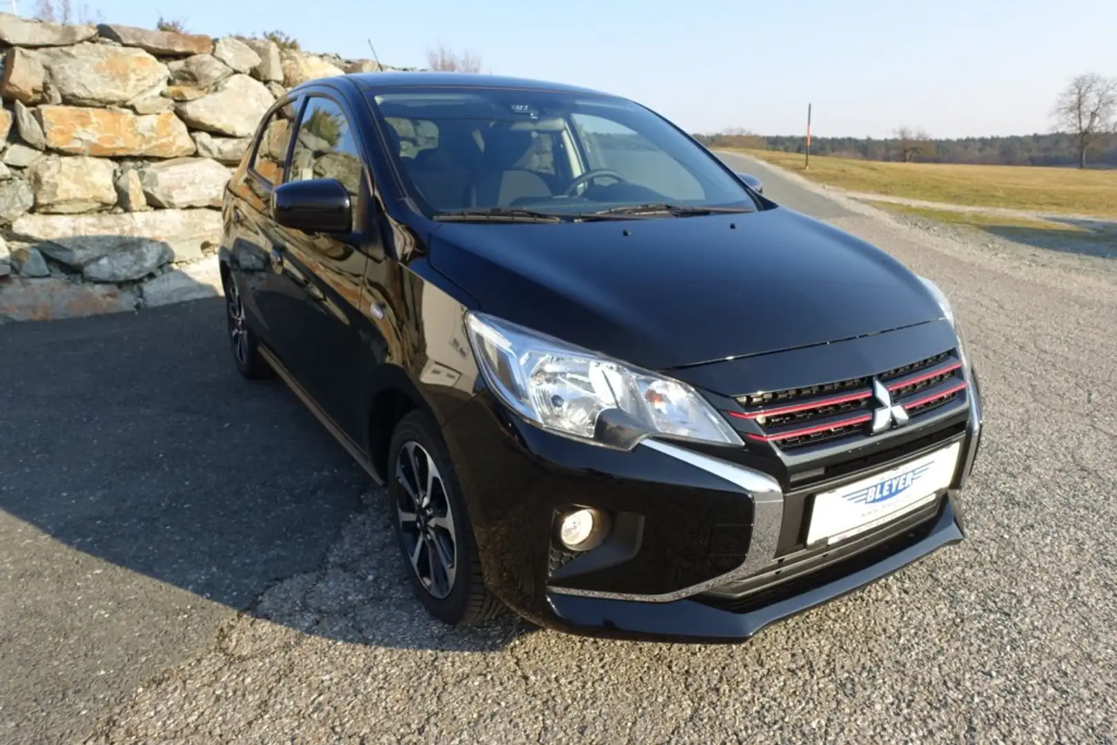 Mitsubishi Space Star 1,0 Inform AS&G 20 Schwarz - 2