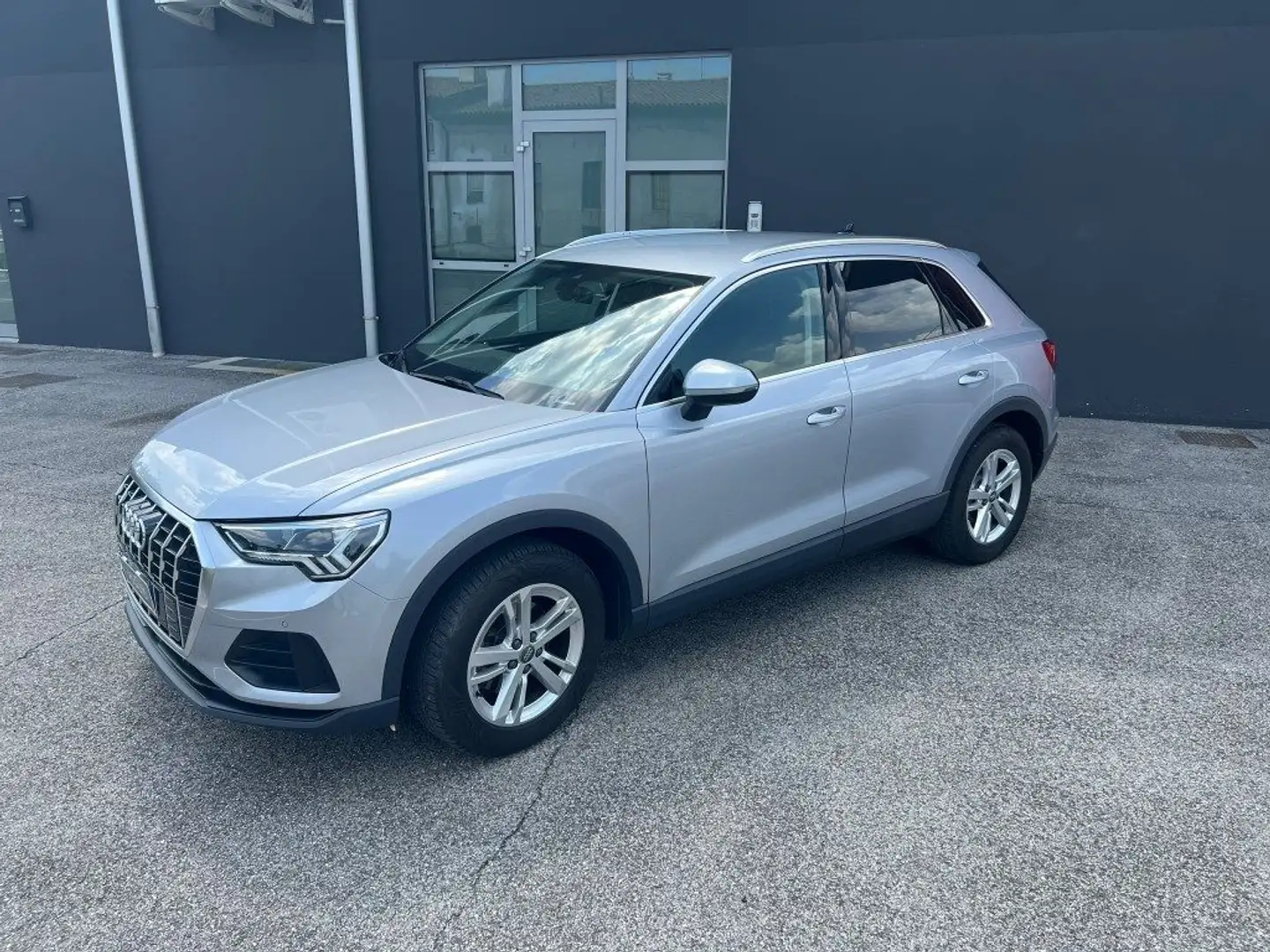 Audi Q3 35 TDI S tronic Business Advanced Argento - 2