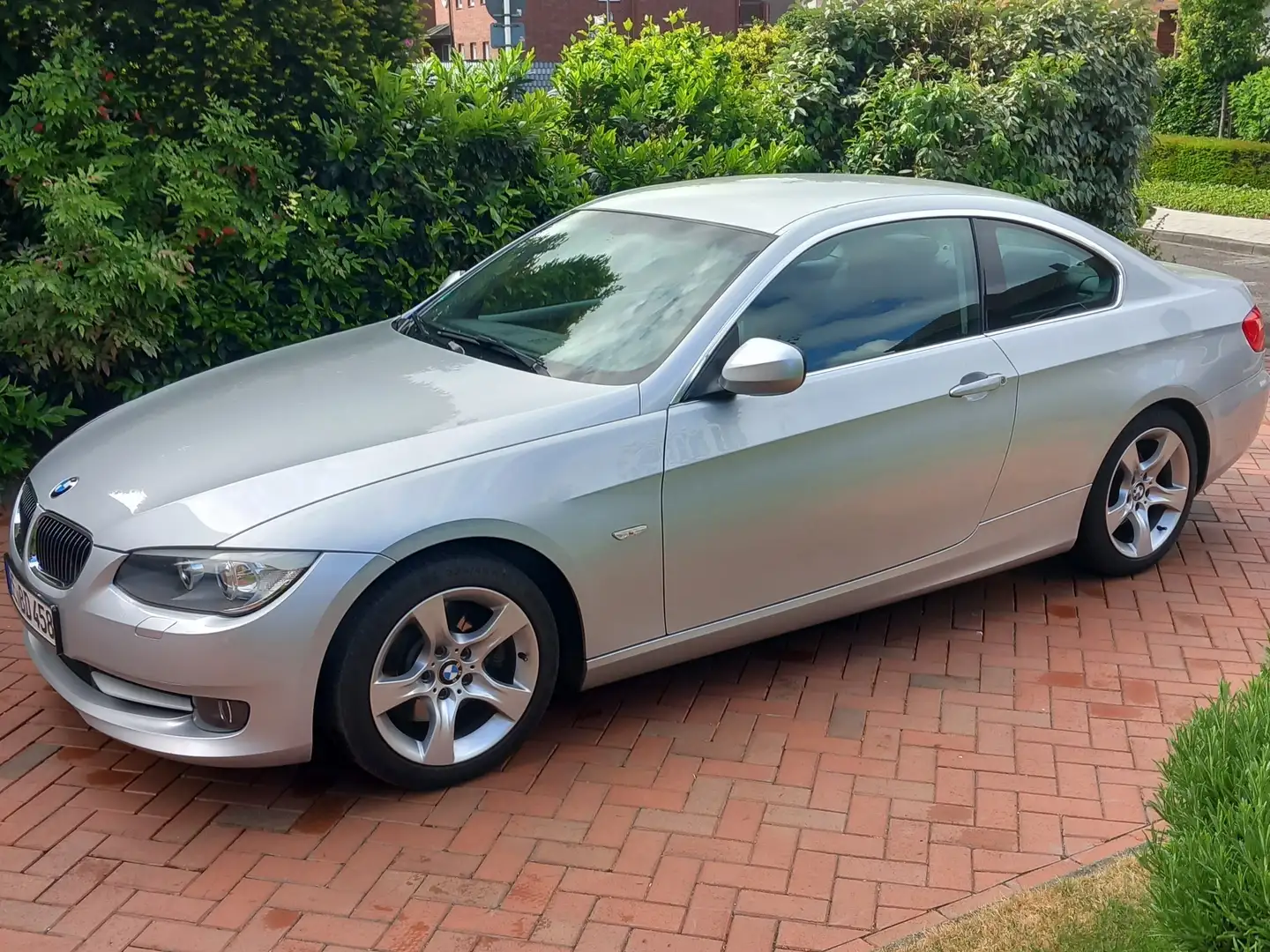 BMW 325 325i Coupe Aut. Срібний - 2