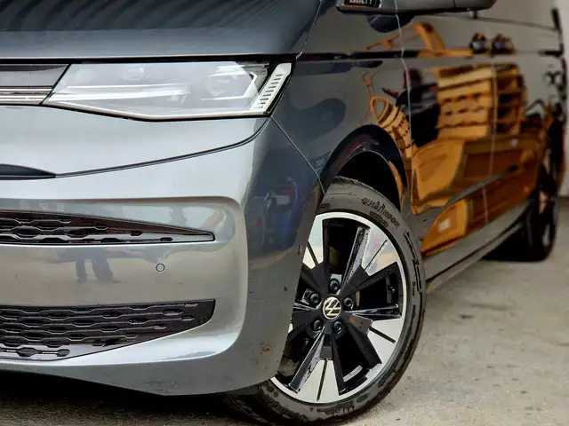 Volkswagen T7 Multivan VW T7 Multivan Edition ÜH eHybrid 180 kW 4M Ansicht 3