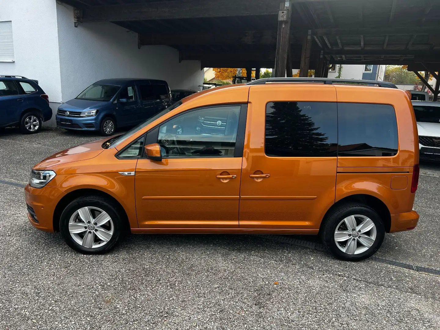 Volkswagen Caddy TSI DSG PKW Comf. VW-Scheckh. gt.Zust NR Orange - 2