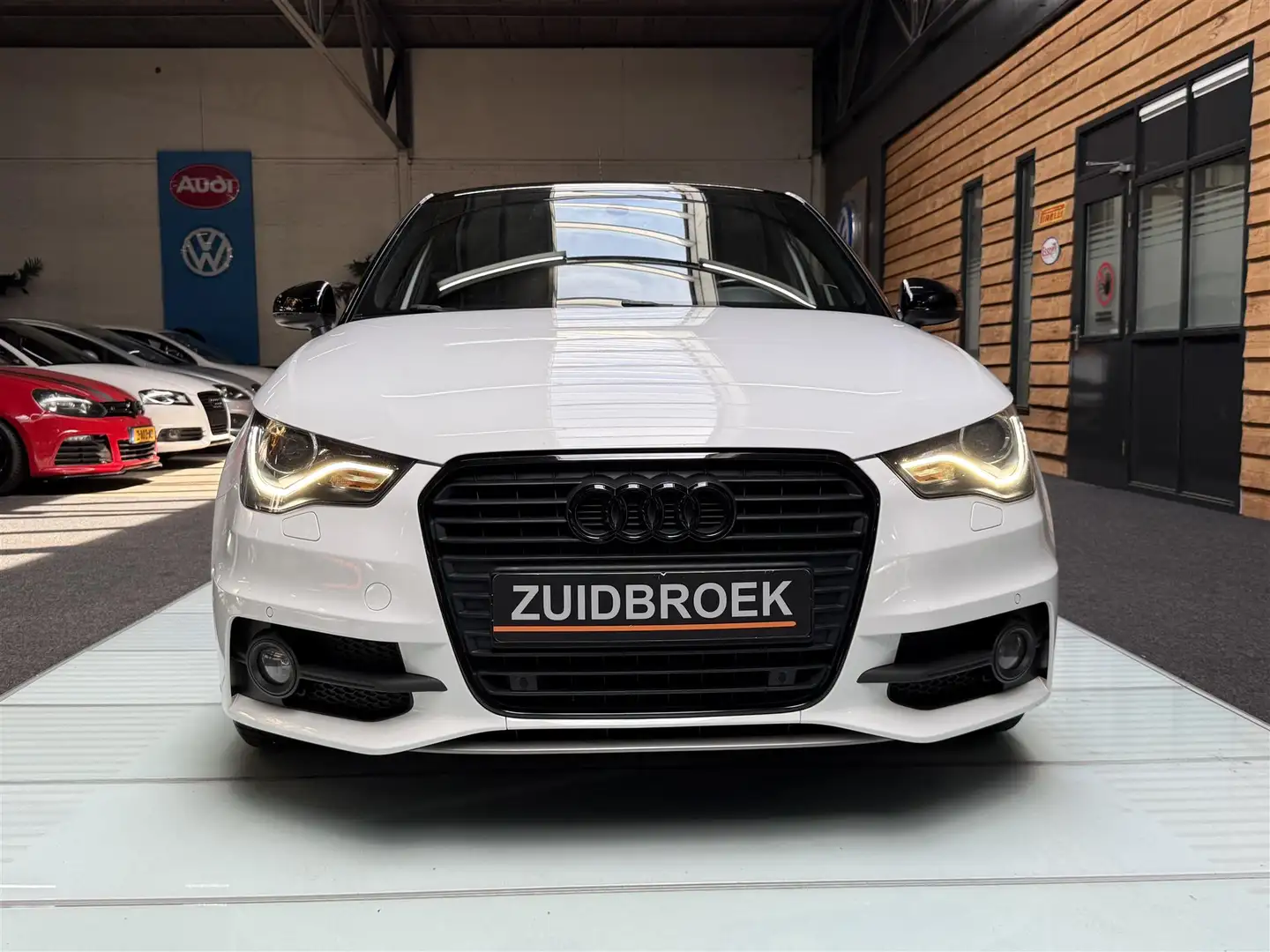 Audi A1 1.4 TFSI 122PK S-Line Xenon Led Wit - 2