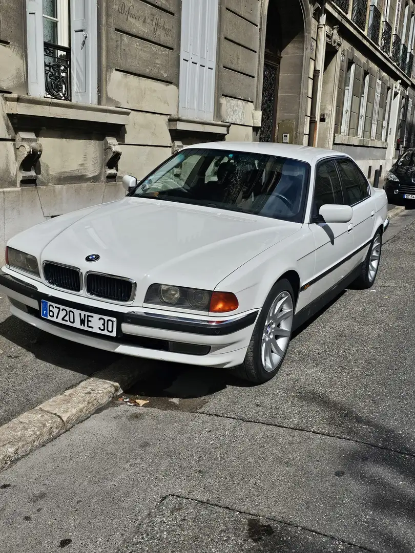 BMW 735 e38 735i v8 - 2