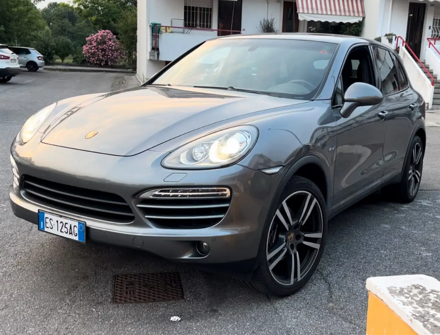 Porsche Cayenne 3.0 V6 tdi 245cv tiptronic Grigio - 1