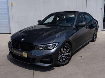 I l M-Pack l Sunroof l Camera l Electric Seats l Memory l Carplay l Keyless l Trekhaak
