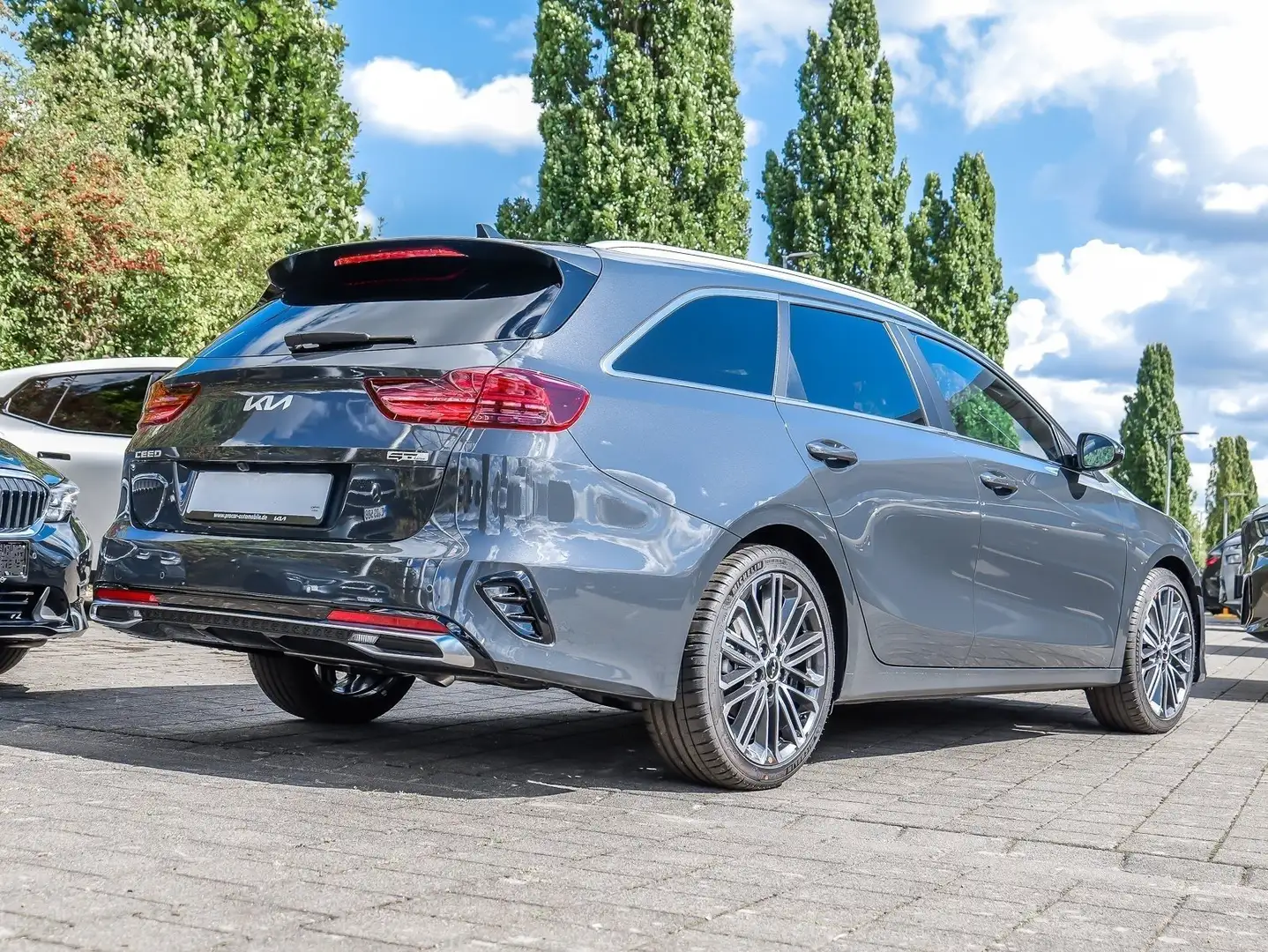 Kia Ceed / cee'd Ceed SW GT-line 1.5 LEDER TECH 18" ACC RFK KEYLESS Grau - 2