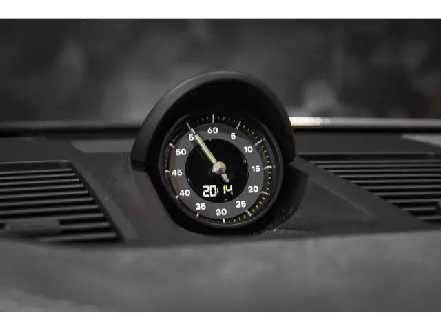 Porsche 992 view 20