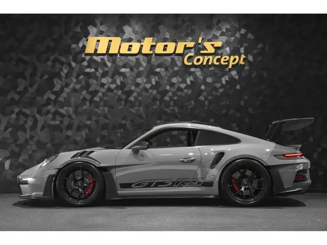 Porsche 992 view 2