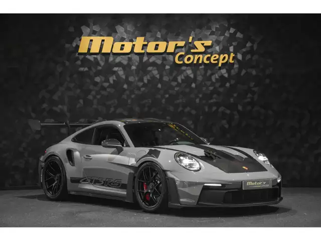 Porsche 992 view 6
