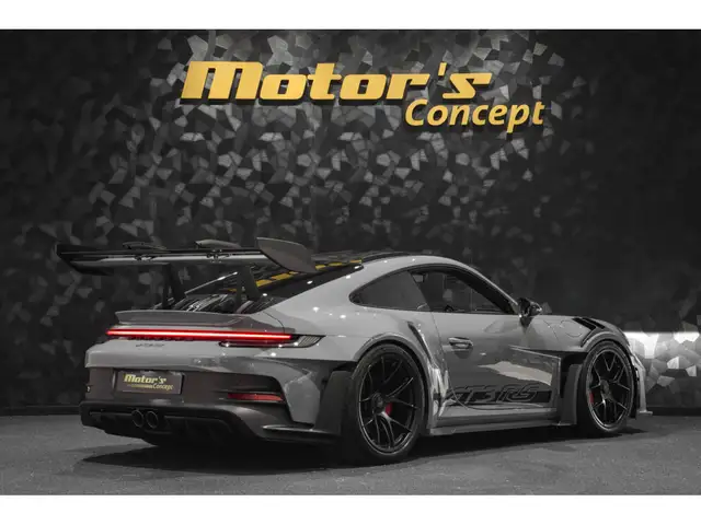 Porsche 992 view 3