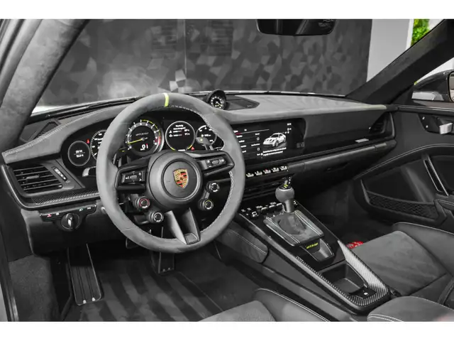 Porsche 992 view 8