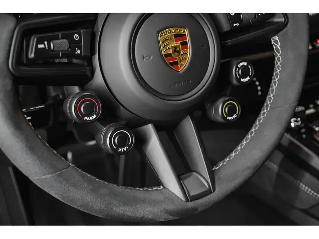 Porsche 992 view 19