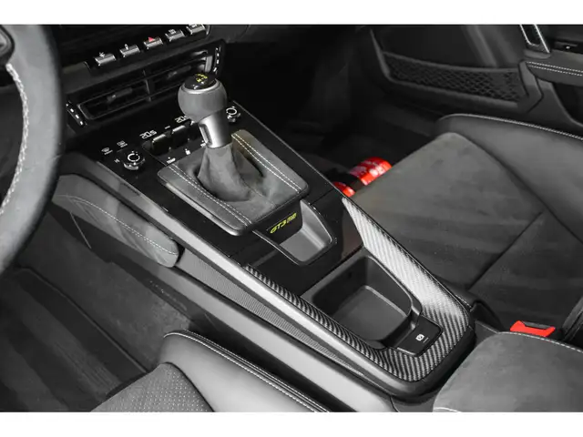 Porsche 992 view 13