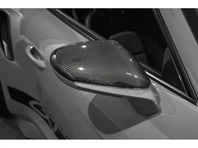 Porsche 992 view 12
