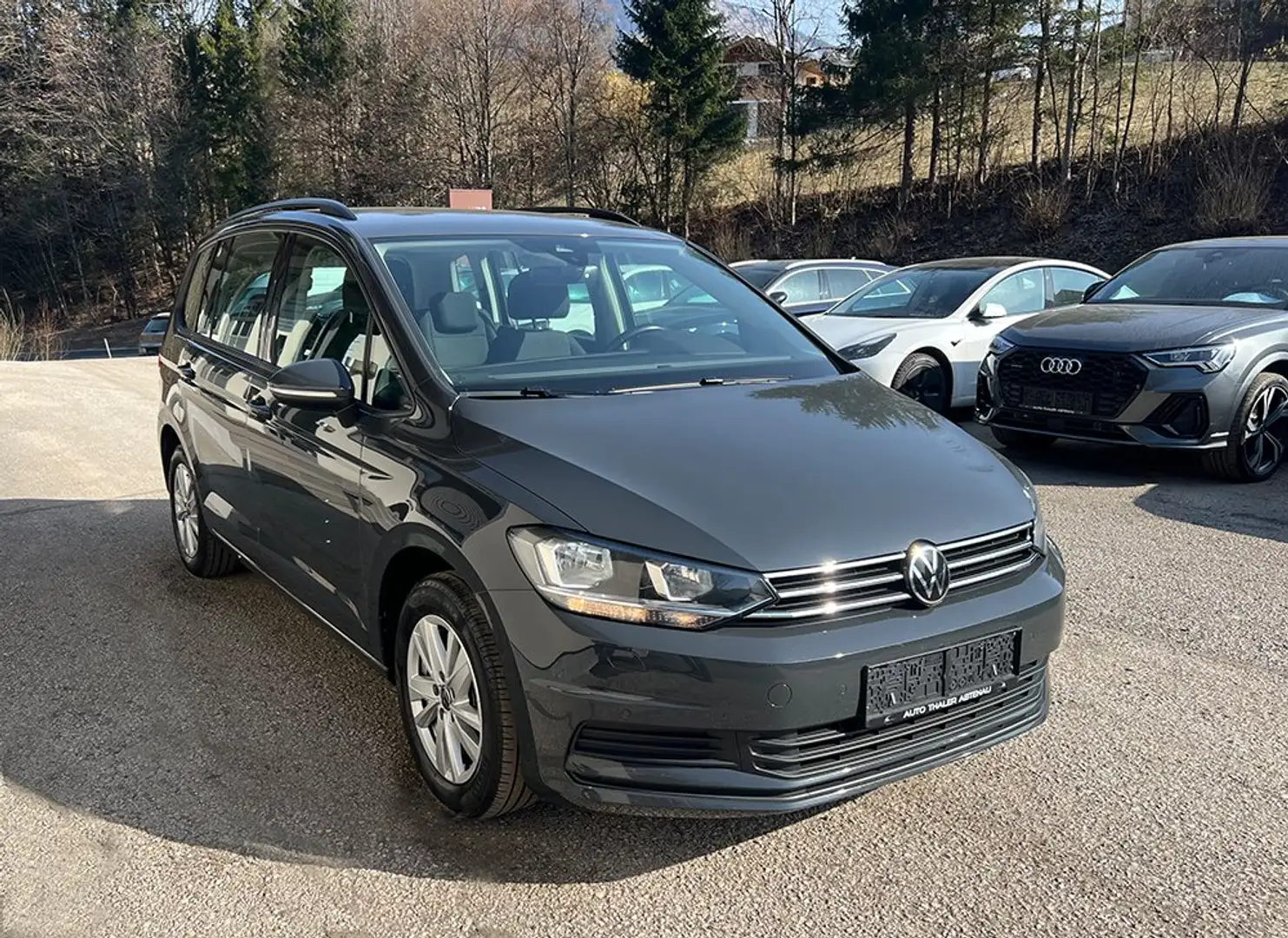 Volkswagen Touran Comfortline 2,0 TDI Grau - 2