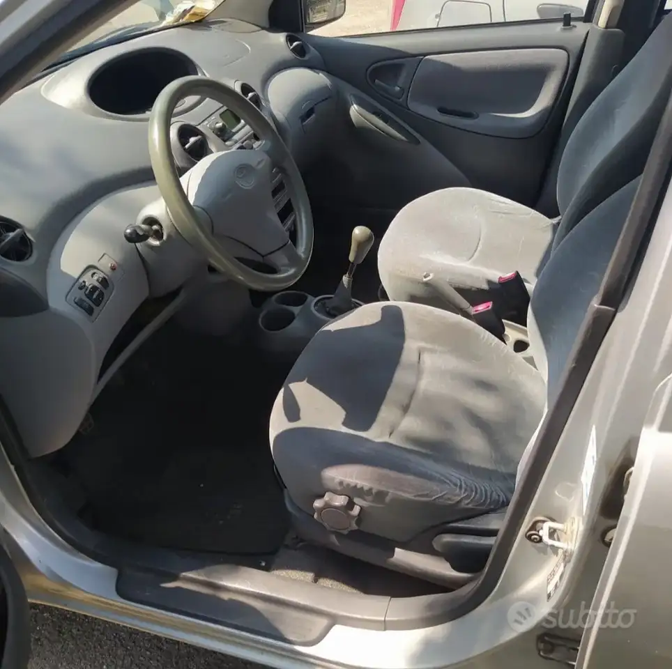 Toyota Yaris 5p 1.0 Sol, foto 4