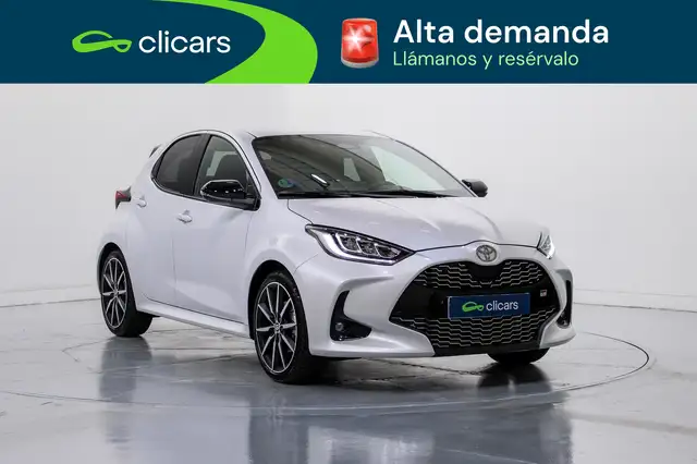 Toyota Yaris view 3
