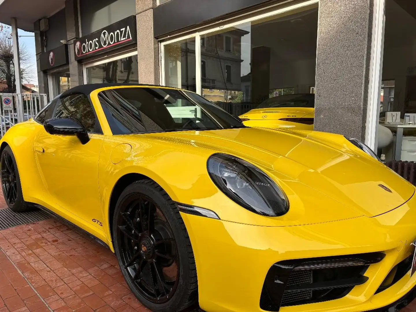 Porsche 992 911 Targa 3.0 4 GTS - garanzia - lift - pdcc Giallo - 2