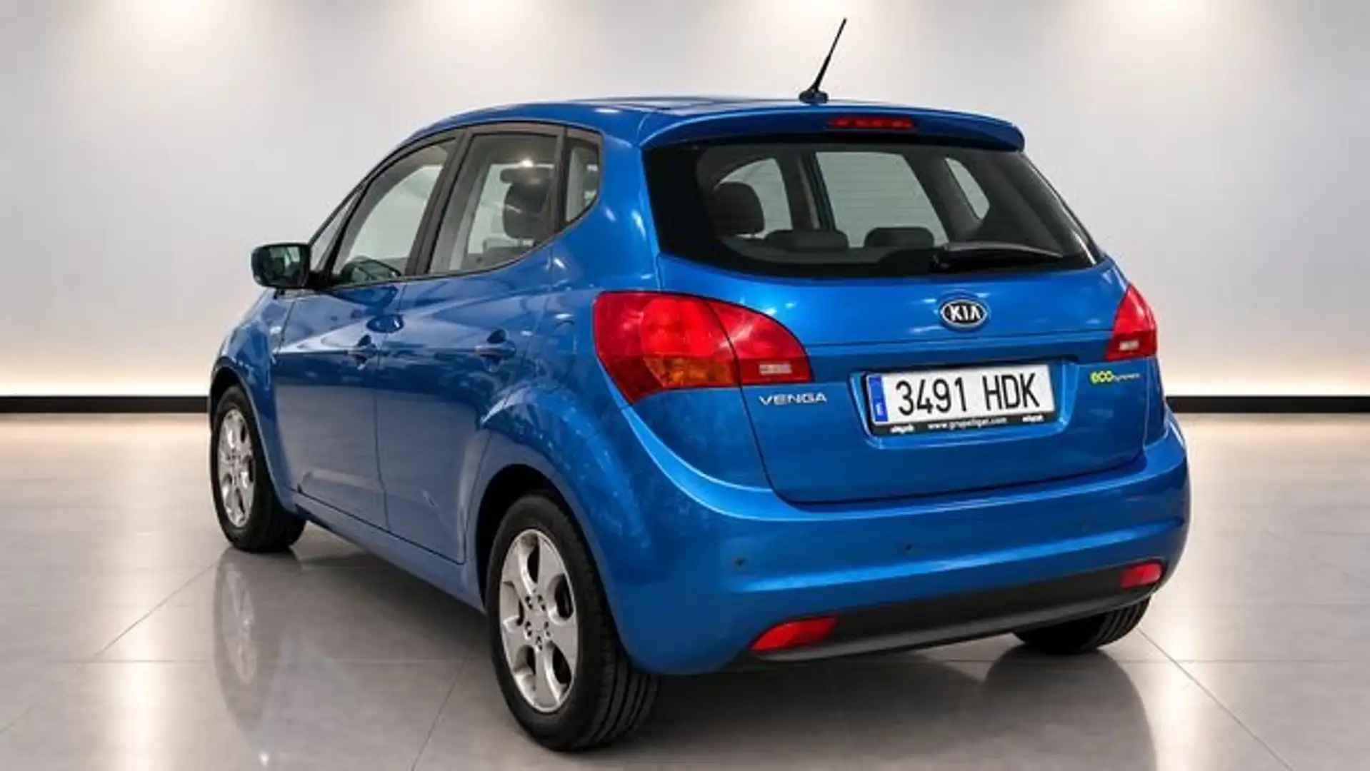 Kia Venga 1.6CRDi VGT Emotion 128 Azul - 2