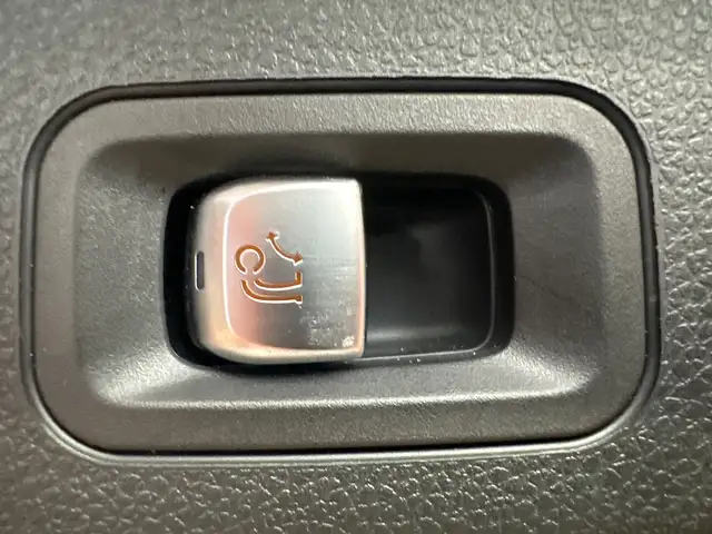 Mercedes-Benz C-Class view 7