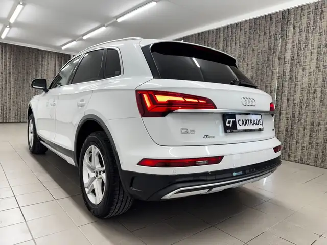 Audi Q5 view 6