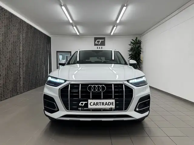 Audi Q5 view 3